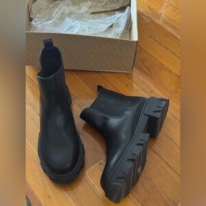 Black Chunky Chelsea Boots